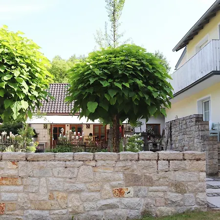 Schoene Vor Den Toren Pullman Citys Aicha vorm Wald